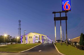 Motel 6 Commerce, GA