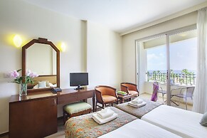 Aquamare Beach Hotel & Spa