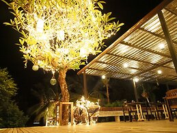 Tropicana Lanta Resort