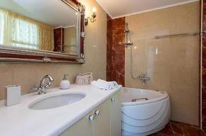 EXPLOR Mansion - Inclusive Experience