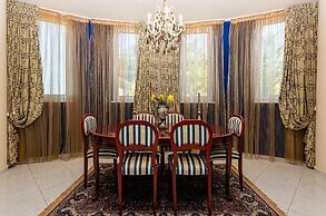 EXPLOR Mansion - Inclusive Experience