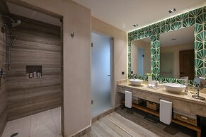 El Dorado Maroma, Catamarán, Cenote & More Inclusive