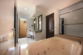 El Dorado Maroma, Catamarán, Cenote & More Inclusive