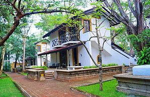 Cinnamon Lodge