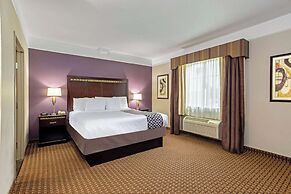 La Quinta Inn & Suites by Wyndham Cleburne