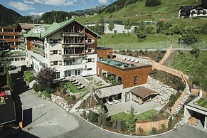 Schwarzer Adler