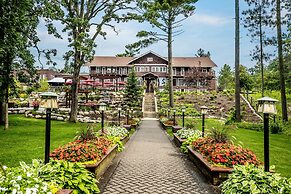 Grand View Lodge