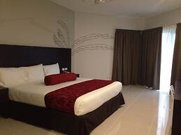 Tanoa Waterfront Hotel