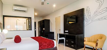 Tanoa Waterfront Hotel