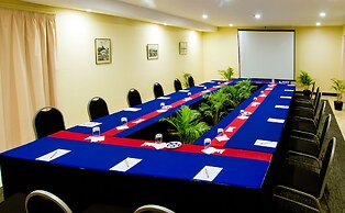 Tanoa Waterfront Hotel