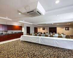 Comfort Suites University