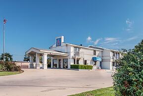 Motel 6 Lancaster, TX - DeSoto - Lancaster
