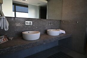 Angela Downtown Hotel