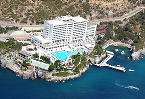 Korumar Deluxe Hotel