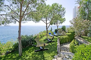 Korumar Deluxe Hotel