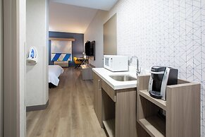 Holiday Inn Express & Suites Lathrop by IHG