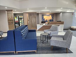 Holiday Inn Express & Suites Lathrop by IHG