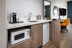 Holiday Inn Express & Suites Lathrop by IHG