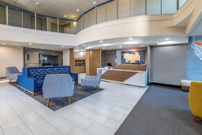 Holiday Inn Express & Suites Lathrop by IHG