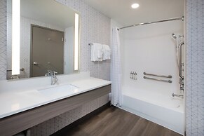 Holiday Inn Express & Suites Lathrop by IHG