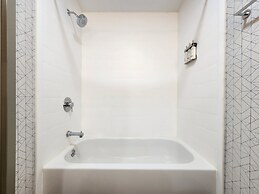 Holiday Inn Express & Suites Lathrop by IHG