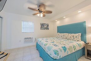 Sea Beach Plaza - Near Jungle Queen Riverboat