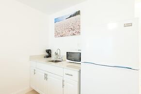 Sea Beach Plaza - Near Jungle Queen Riverboat