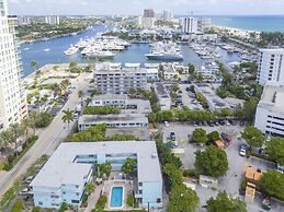 Sea Beach Plaza - Near Jungle Queen Riverboat