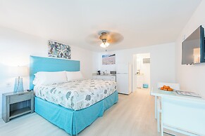 Sea Beach Plaza - Near Jungle Queen Riverboat