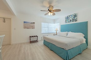 Sea Beach Plaza - Near Jungle Queen Riverboat