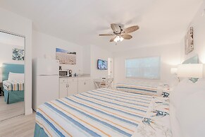 Sea Beach Plaza - Near Jungle Queen Riverboat