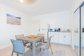 Sea Beach Plaza - Near Jungle Queen Riverboat