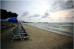 Chaweng Cove Beach Resort