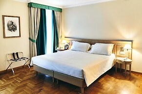 Ambassador Palace Hotel