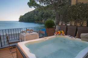 Eight Hotel Paraggi
