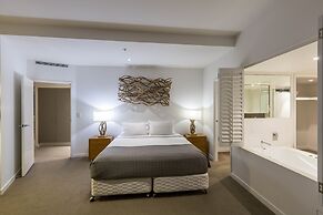 Artique Surfers Paradise