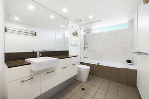 Artique Surfers Paradise