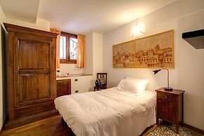 Residenza Domizia- Guest House