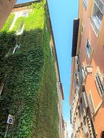 Residenza Domizia- Guest House