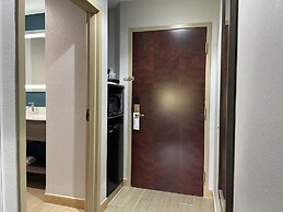 La Quinta Inn & Suites by Wyndham Tampa Central