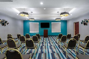 La Quinta Inn & Suites by Wyndham Tampa Central