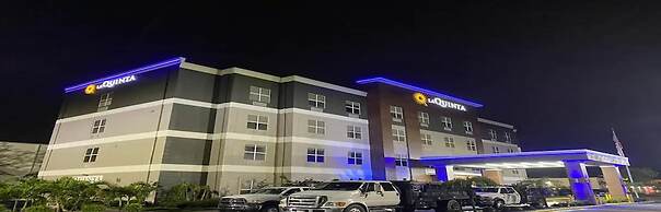 La Quinta Inn & Suites by Wyndham Tampa Central
