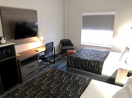 La Quinta Inn & Suites by Wyndham Tampa Central