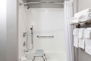 La Quinta Inn & Suites by Wyndham Tampa Central