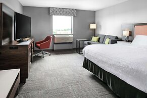 Hampton Inn & Suites West Bend