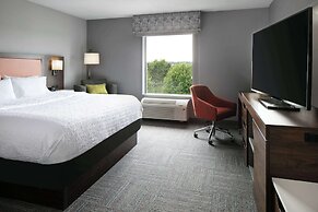 Hampton Inn & Suites West Bend