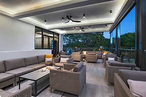 The BRIX, Autograph Collection