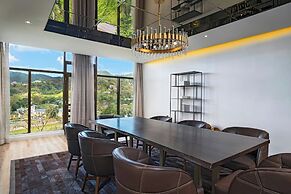 The BRIX, Autograph Collection