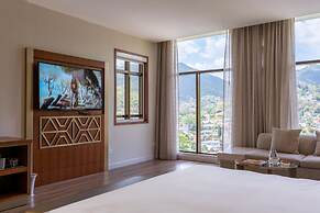 The BRIX, Autograph Collection