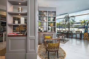 The BRIX, Autograph Collection